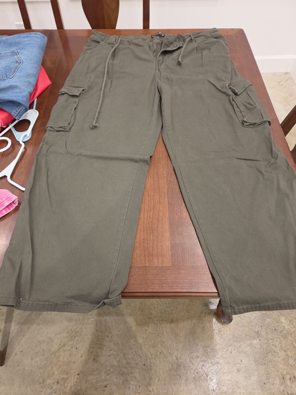 Fashion Nova Women's Cargo Pants in Olive
